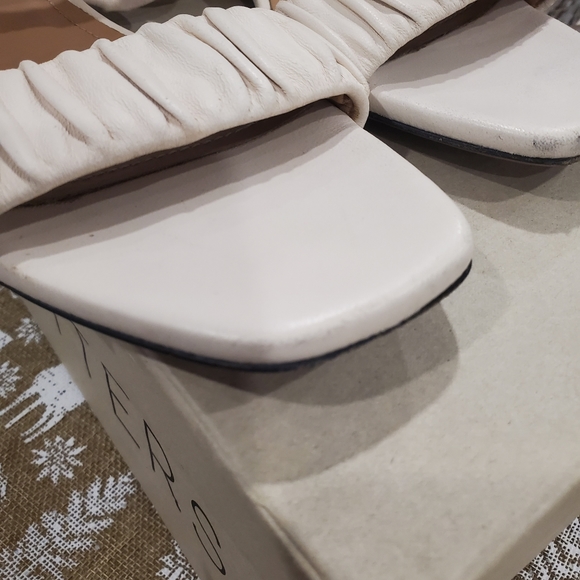 Ivory Leather Sandal - Picture 2 of 11